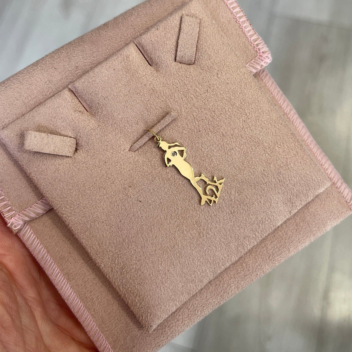 Pingente Corredora Maratona Ouro 18k