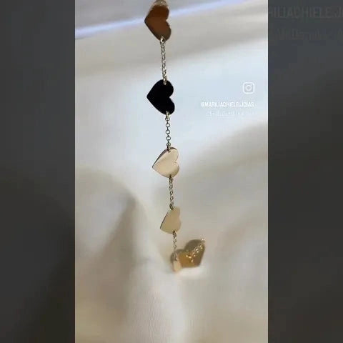 Colar Choker Gravatinha Corações Ouro 18k