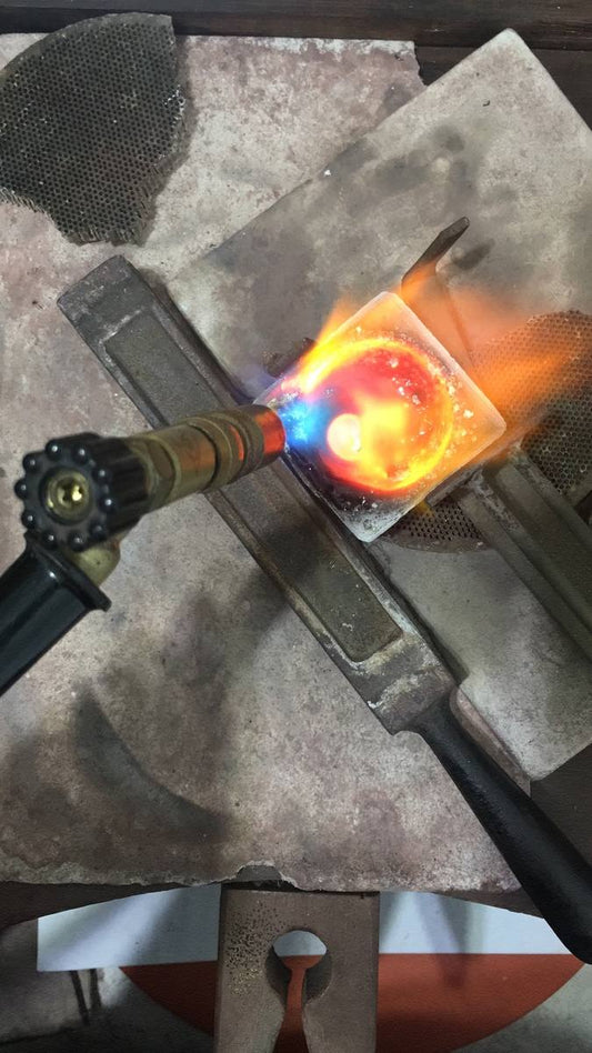 ouro 18k em fundição