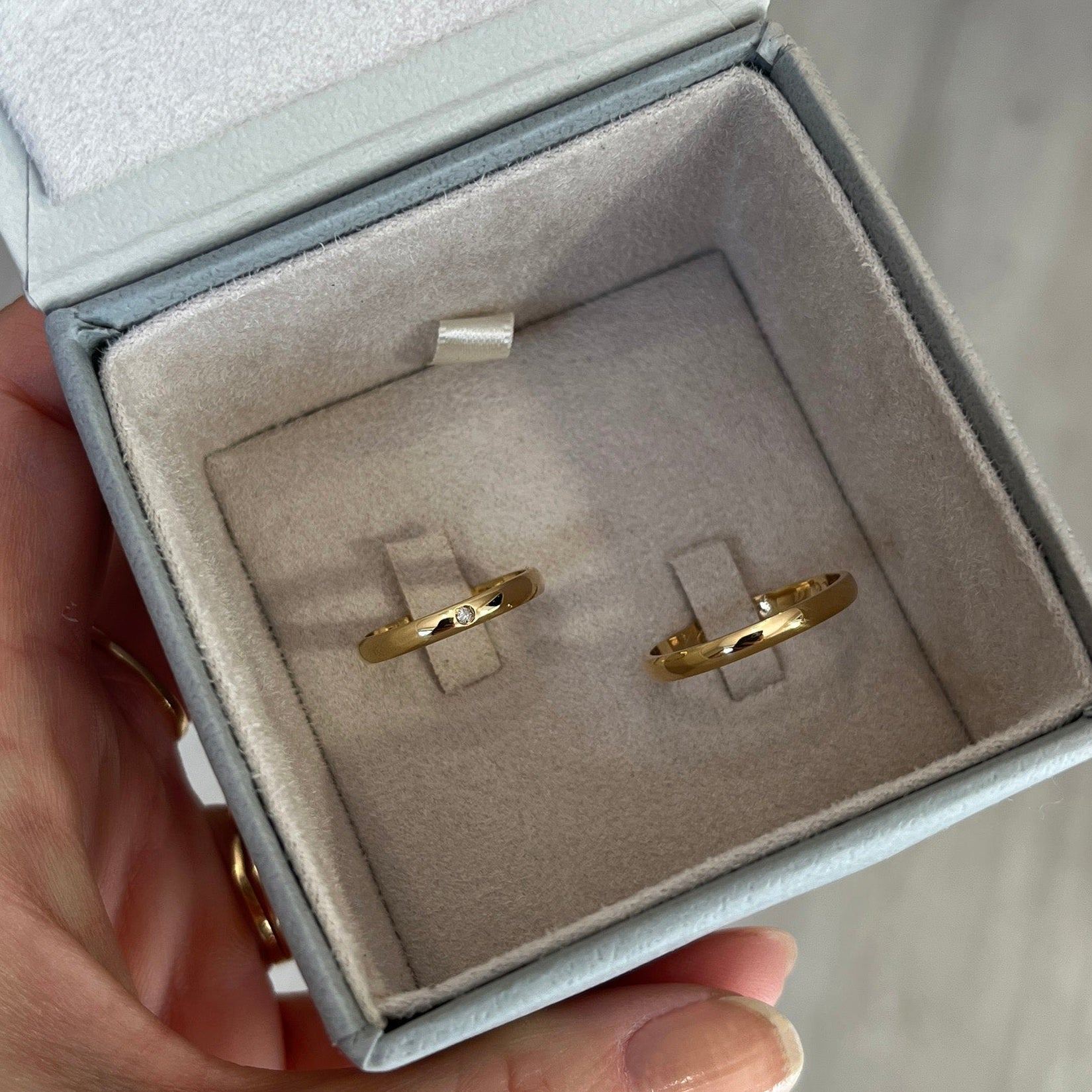 Alianças de Casamento Meia Cana com Diamante Ouro 18k