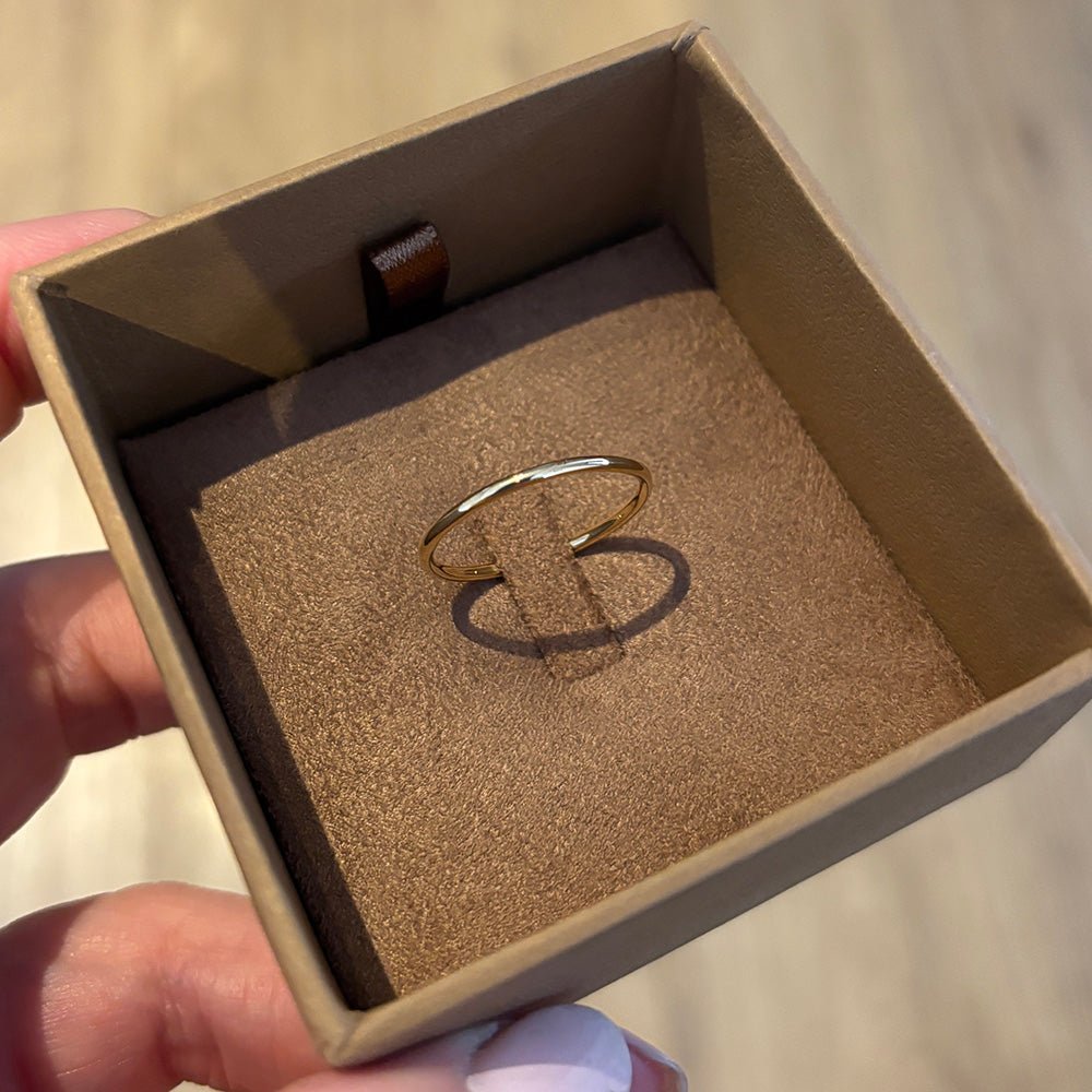 Anel de Ouro 18k Fio no estojo