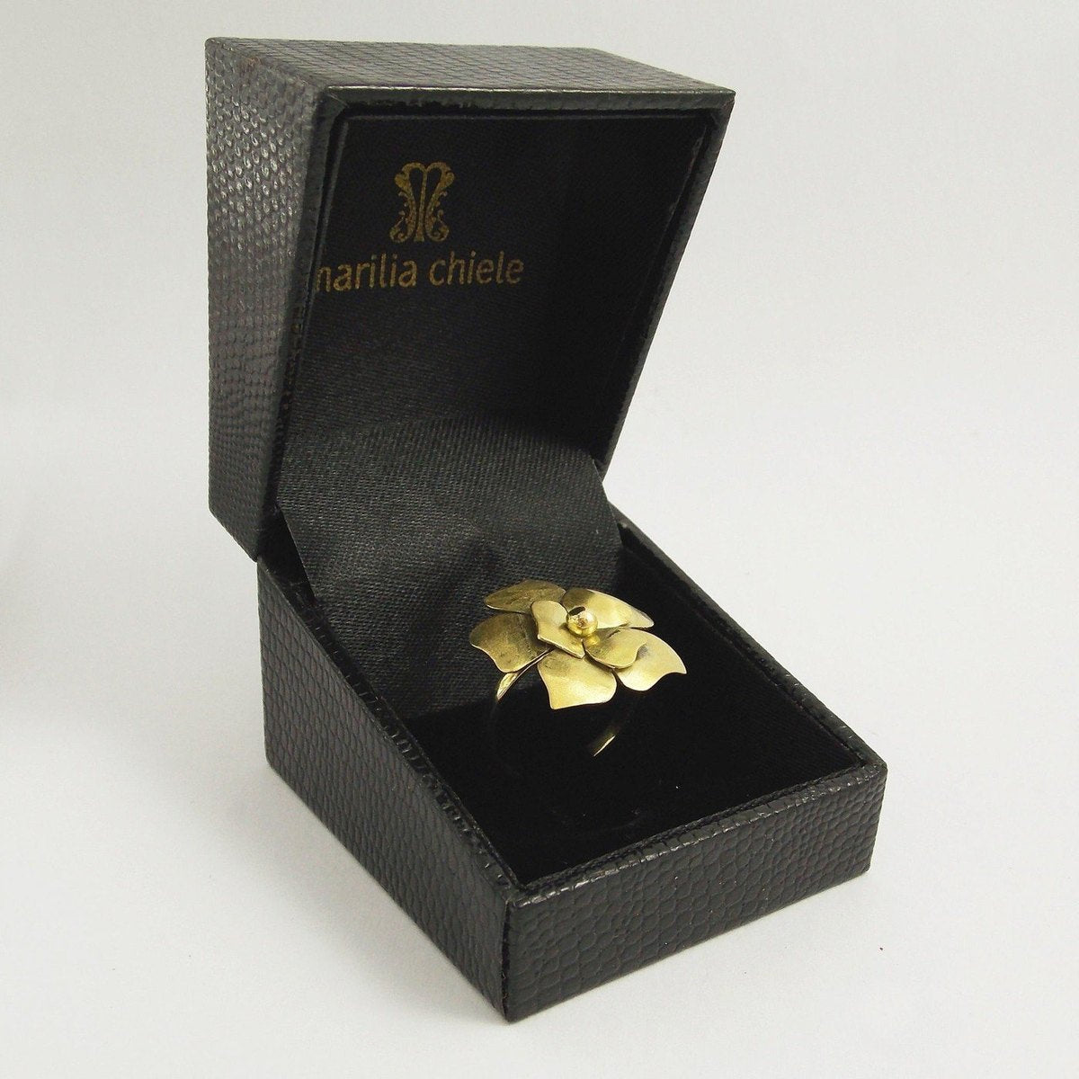 Anel de Ouro 18k Flor no estojo de joia