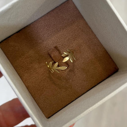 Anel de Ouro 18k Folhas no estojo