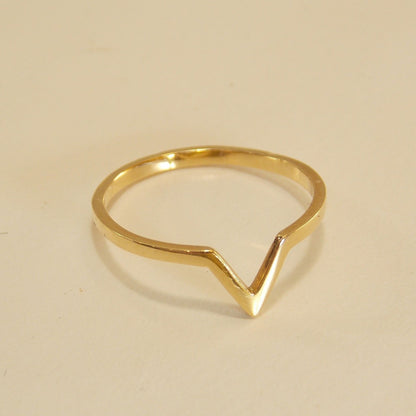 Anel de Ouro 18k V de frente