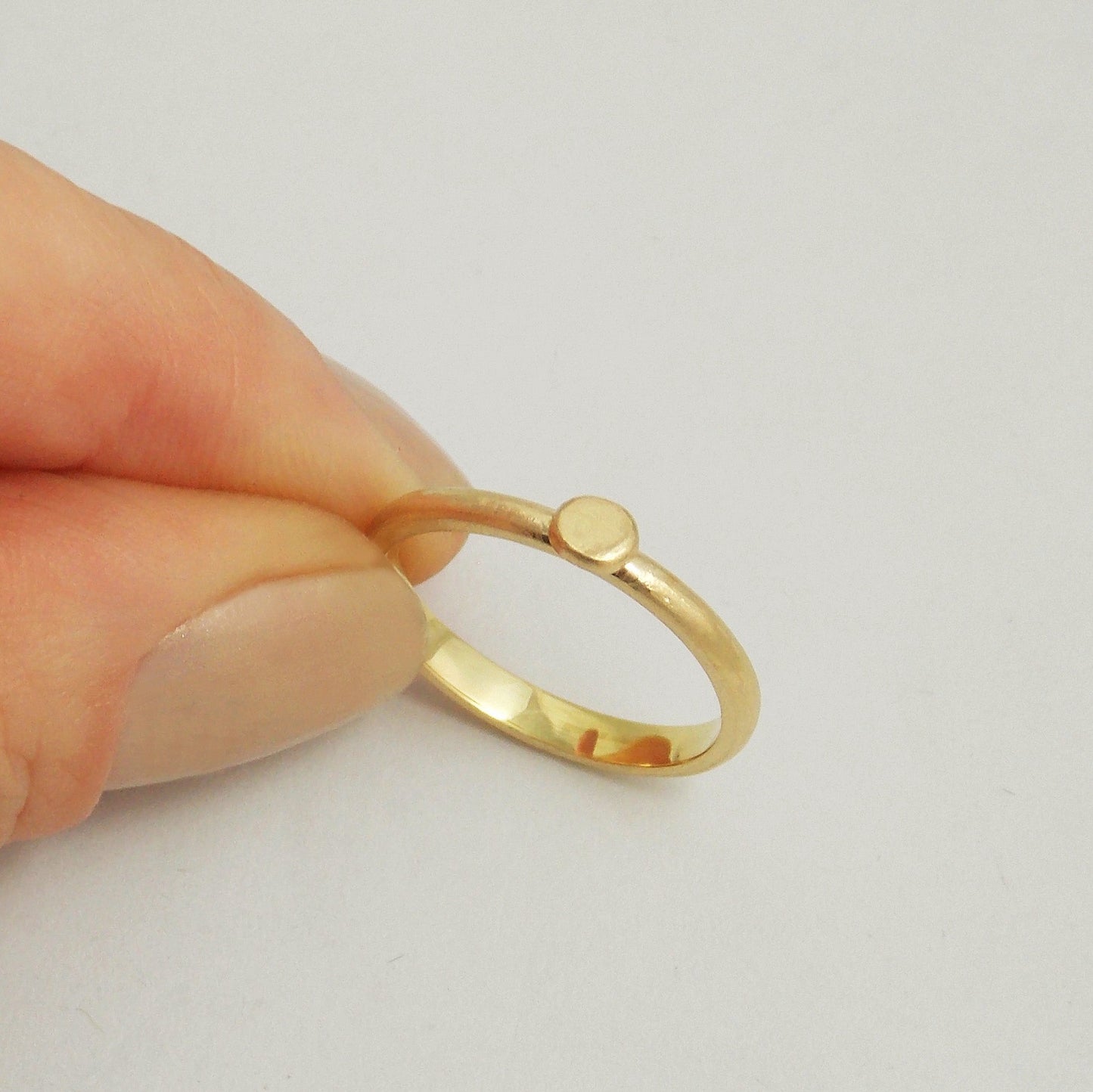 Anel Redondo Fosco Ouro 18k