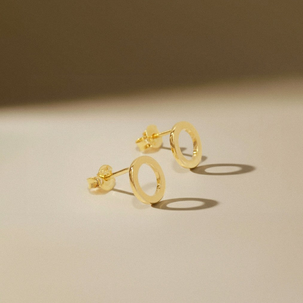 Brinco Circulo Vazado Ouro 18k