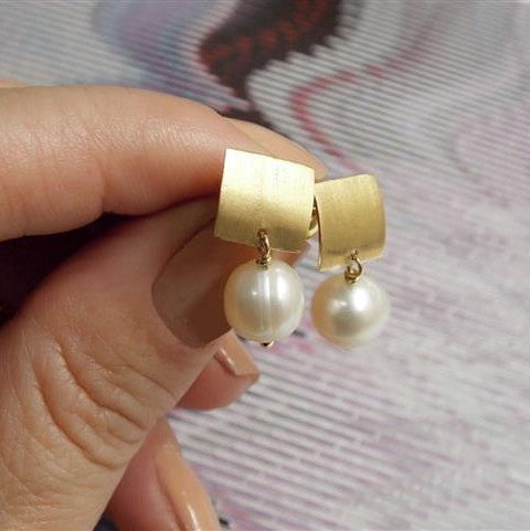 Brinco Quadrado e Pérola Ouro 18k
