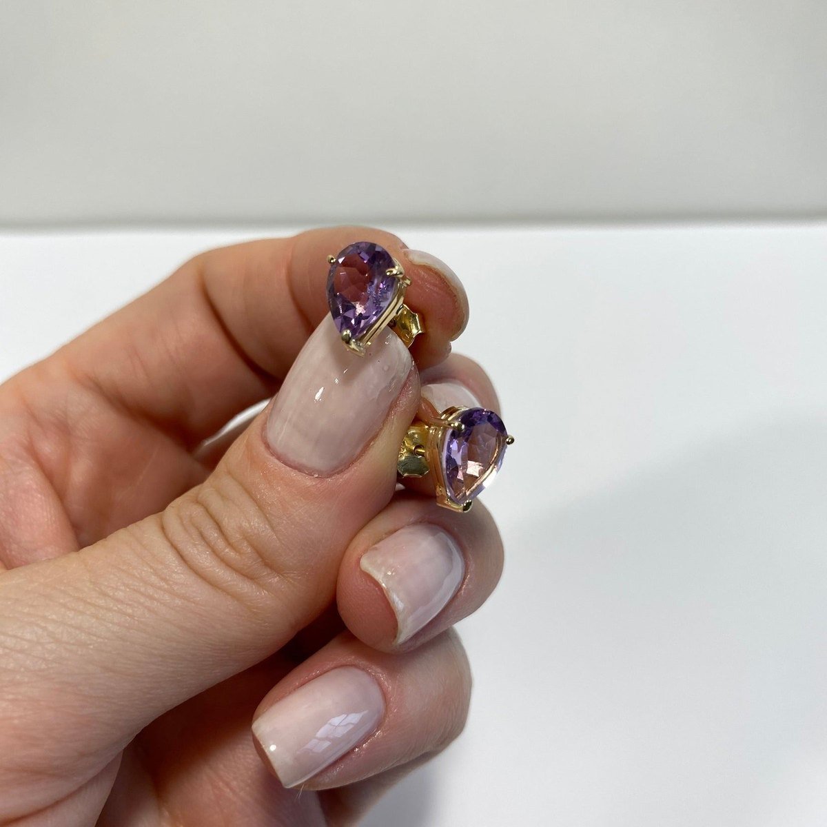 Brinco Solitário Gota Ametista Ouro 18k