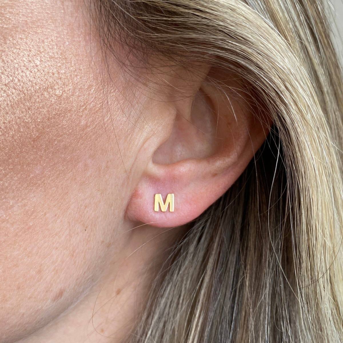 Brinco Letra Personalizada Ouro 18k