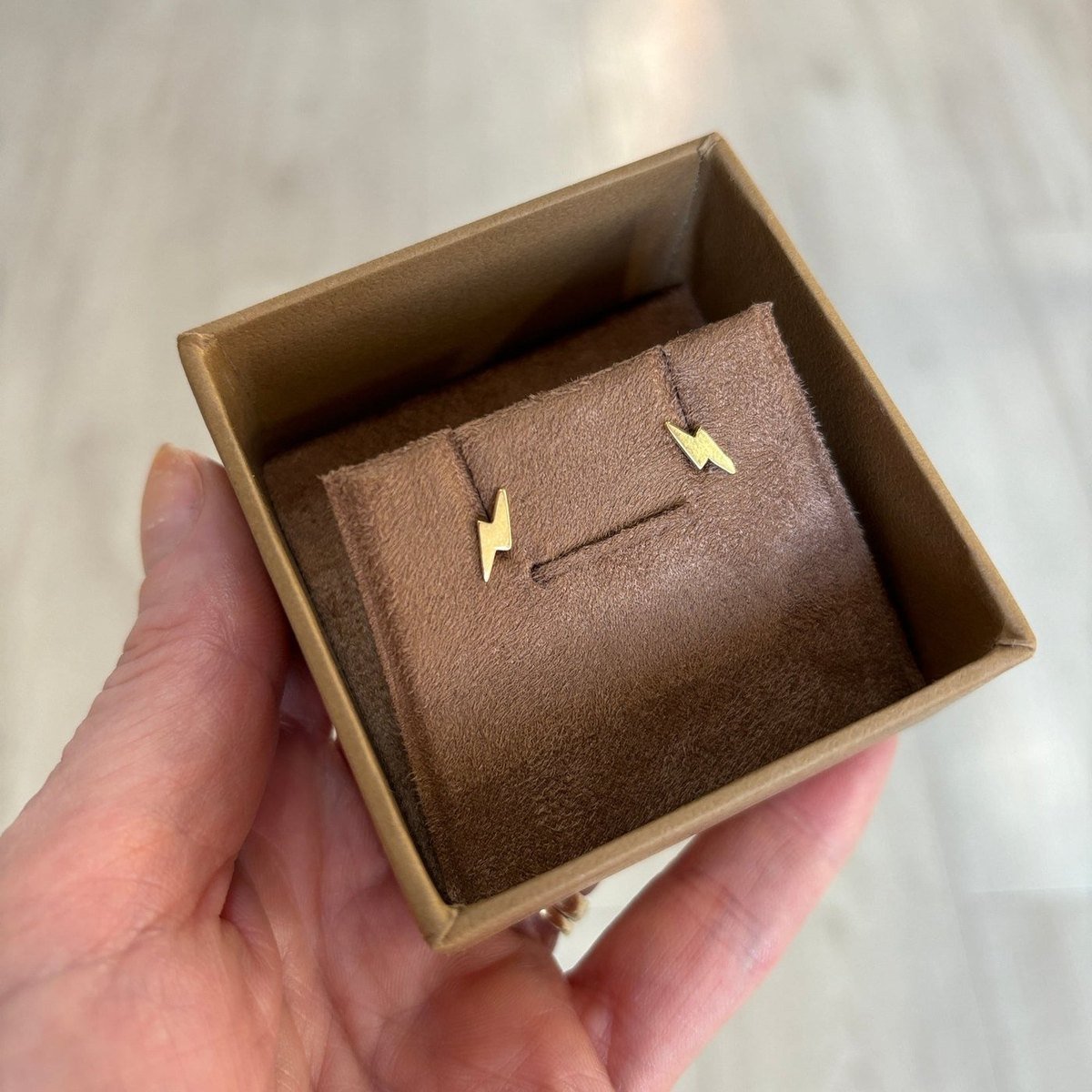 Brinco Raio Ouro 18k