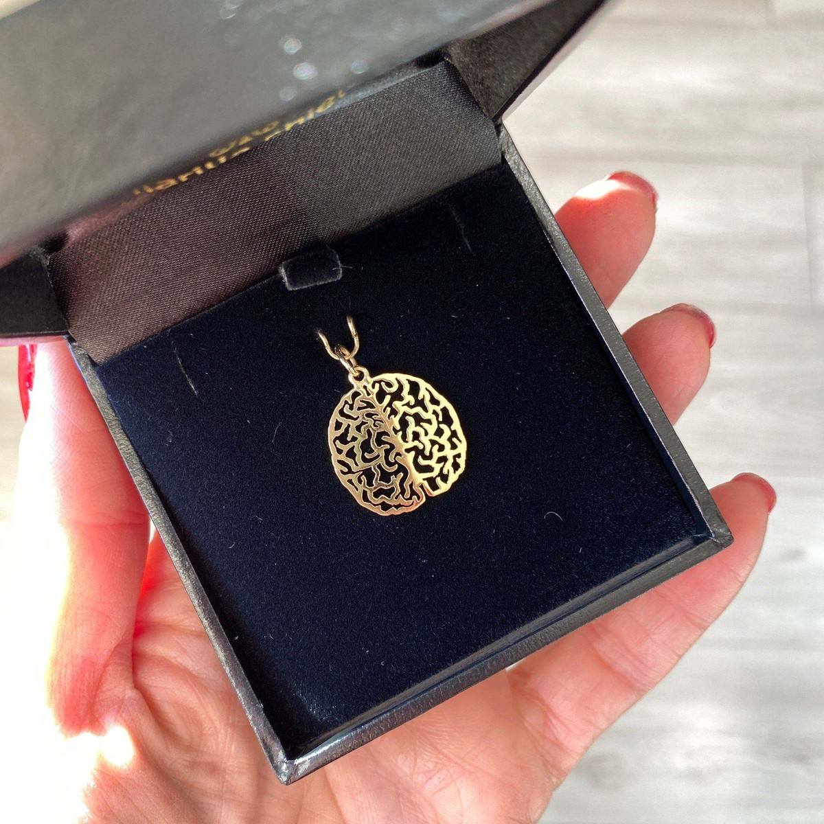 Pingente cerebro Ouro 18k no estojo