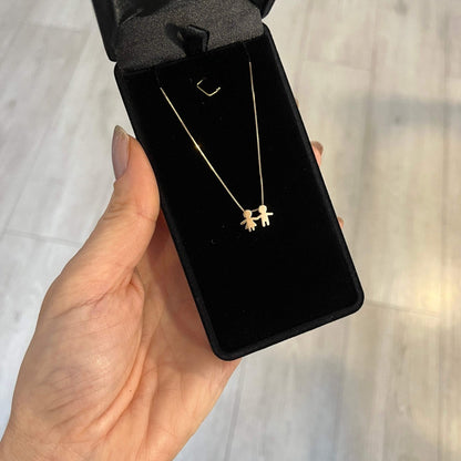 Colar Casal de filhos de Mãozinha em Ouro 18k no estojo de joia