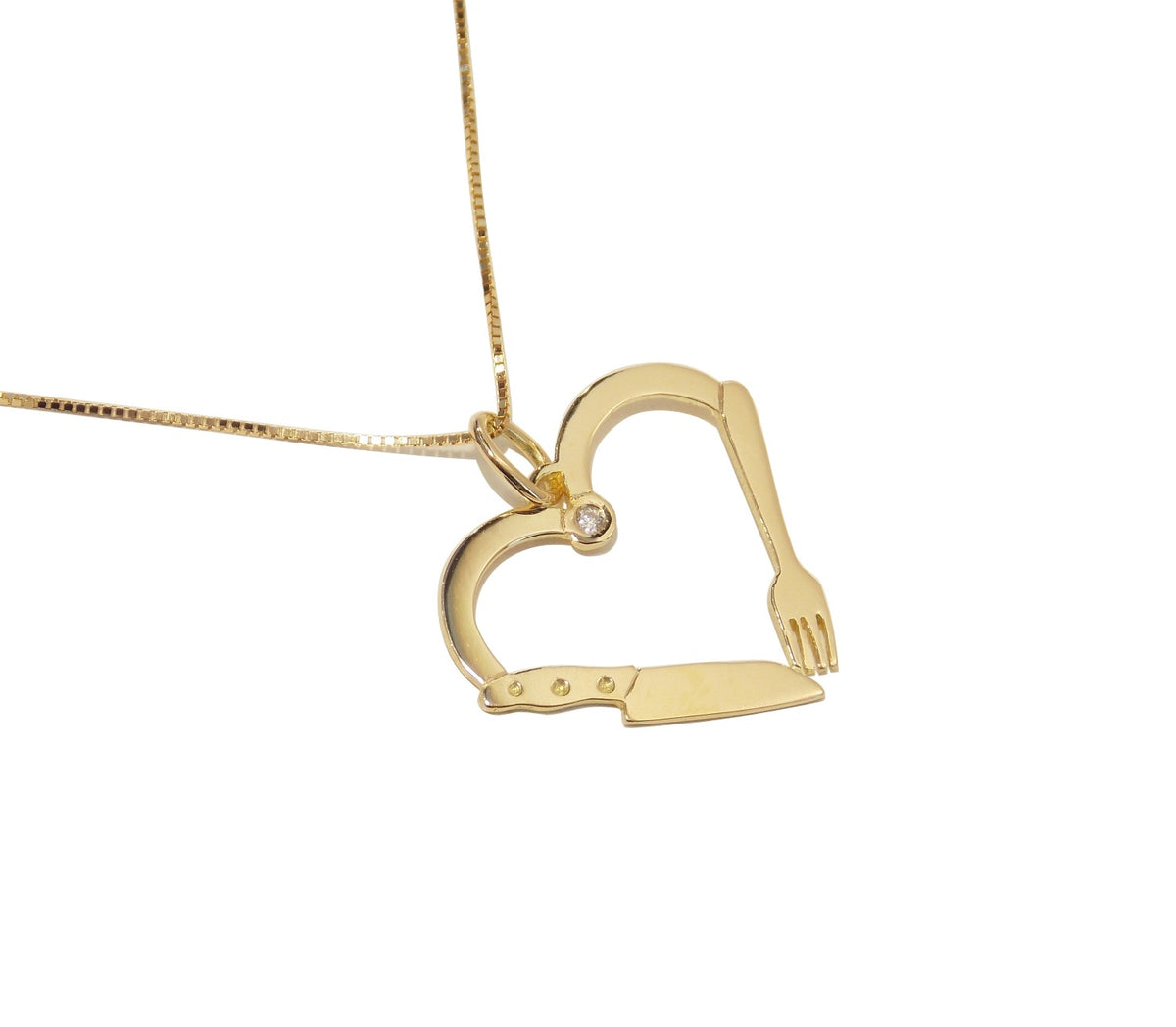 Colar Nutrição Coração Ouro 18k em fundo branco