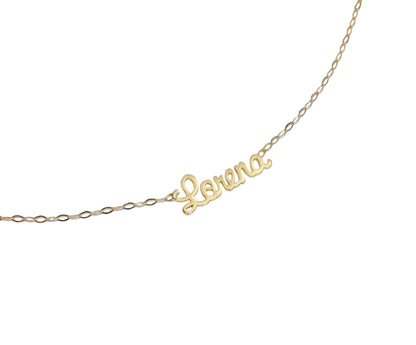 Colar Choker americana de Nome Lorena Ouro 18k em fundo branco