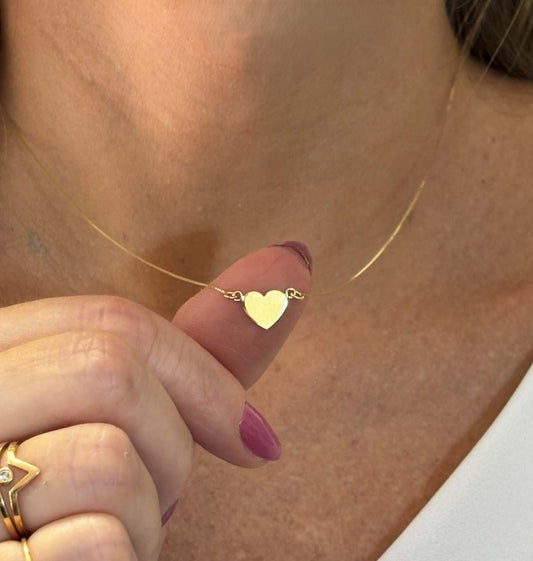 Colar Coração 8mm Ouro 18k em uso
