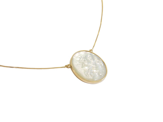Colar São Jorge Camafeu Ouro 18k em fundo branco