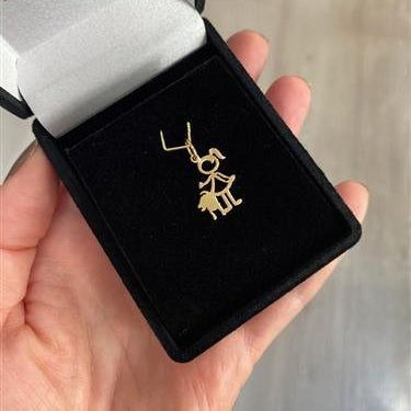 Pingente Menina e Pet Ouro 18k