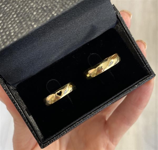 MED_produto-aliancas-de-casamento-larga-coracao-ouro-18k-2619