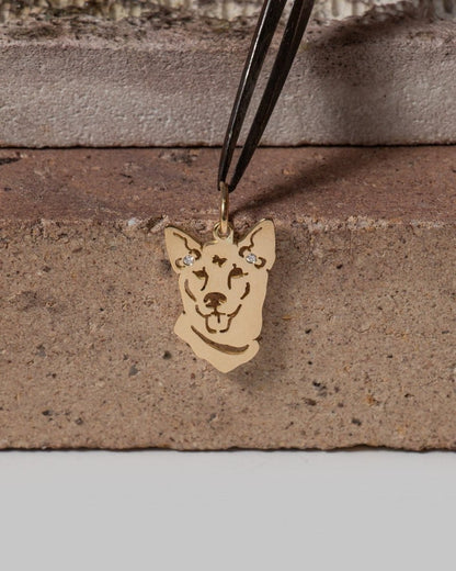 pingente rostinho akita ouro 18k com brilhantes