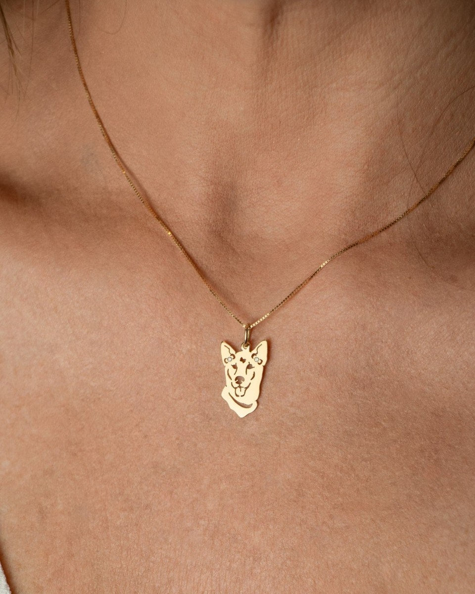 colar com pingente rostinho akita ouro 18k com brilhantes