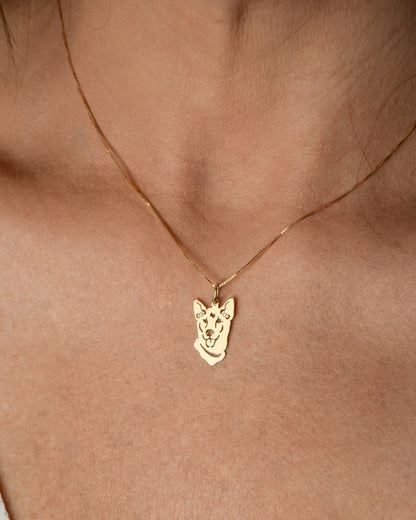 colar com pingente rostinho akita ouro 18k com brilhantes