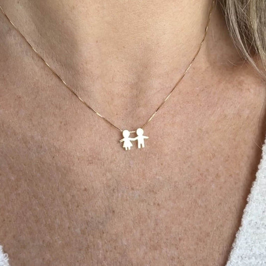 Pingente filhos casal de mãozinha Ouro 18k no pescoço