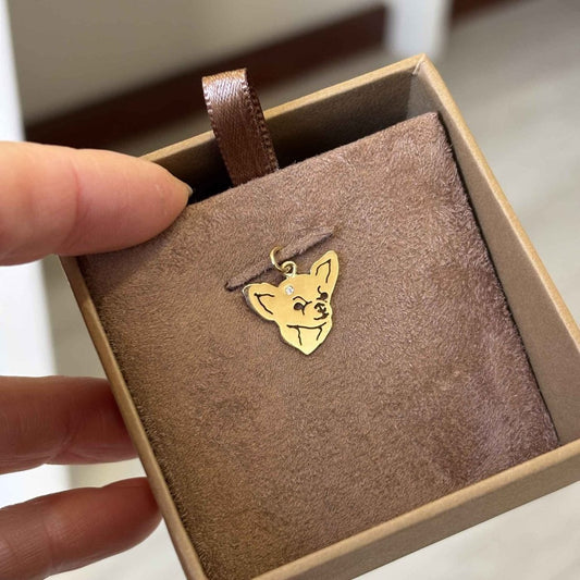 pingente chihuahua ouro na embalagem