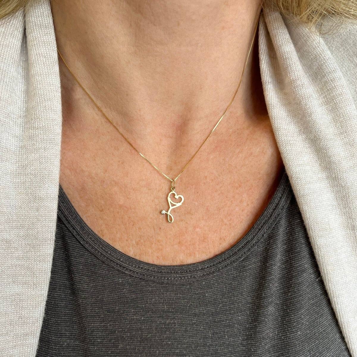 Pingente Estetoscópio Coração Diamante Ouro 18k