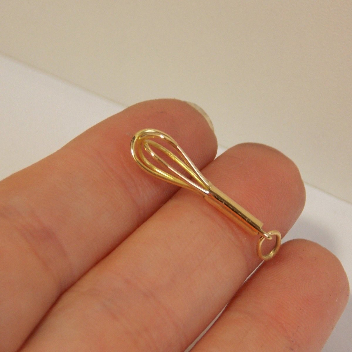 Pingente Fouet Ouro 18k
