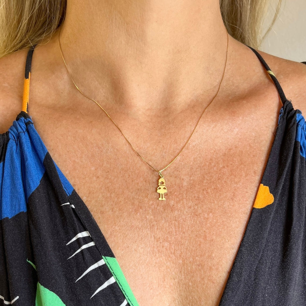 Pingente Menina de Saia Ouro 18k
