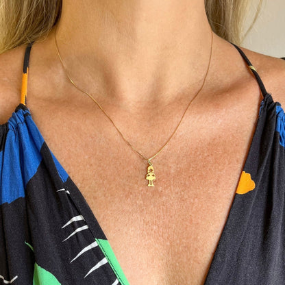 Pingente Menina de Saia Ouro 18k