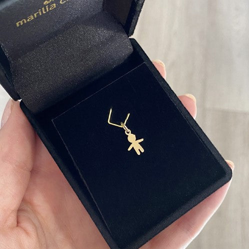 Pingente Menino Ouro 18k 8mm na embalagem