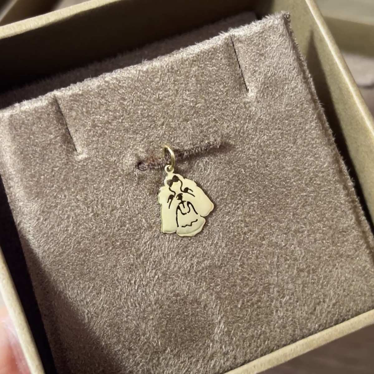 Pingente Shih Tzu laço na embalagem