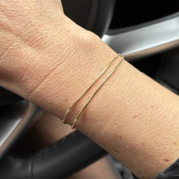 Pulseira Palito Fio Ouro 18k em uso