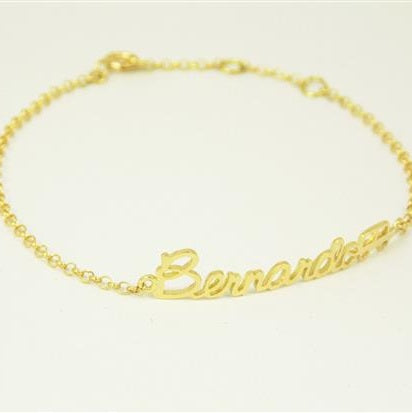 Pulseira de Ouro Infantil com Nome e Carrinho vista de cima