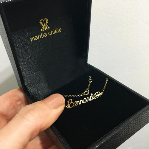 Pulseira de Ouro Infantil com Nome e Carrinho no estojo joia